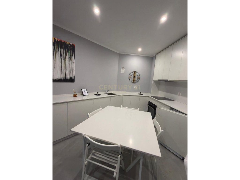 Jepet me qera apartament tek White Hill, Currila – Durrës!