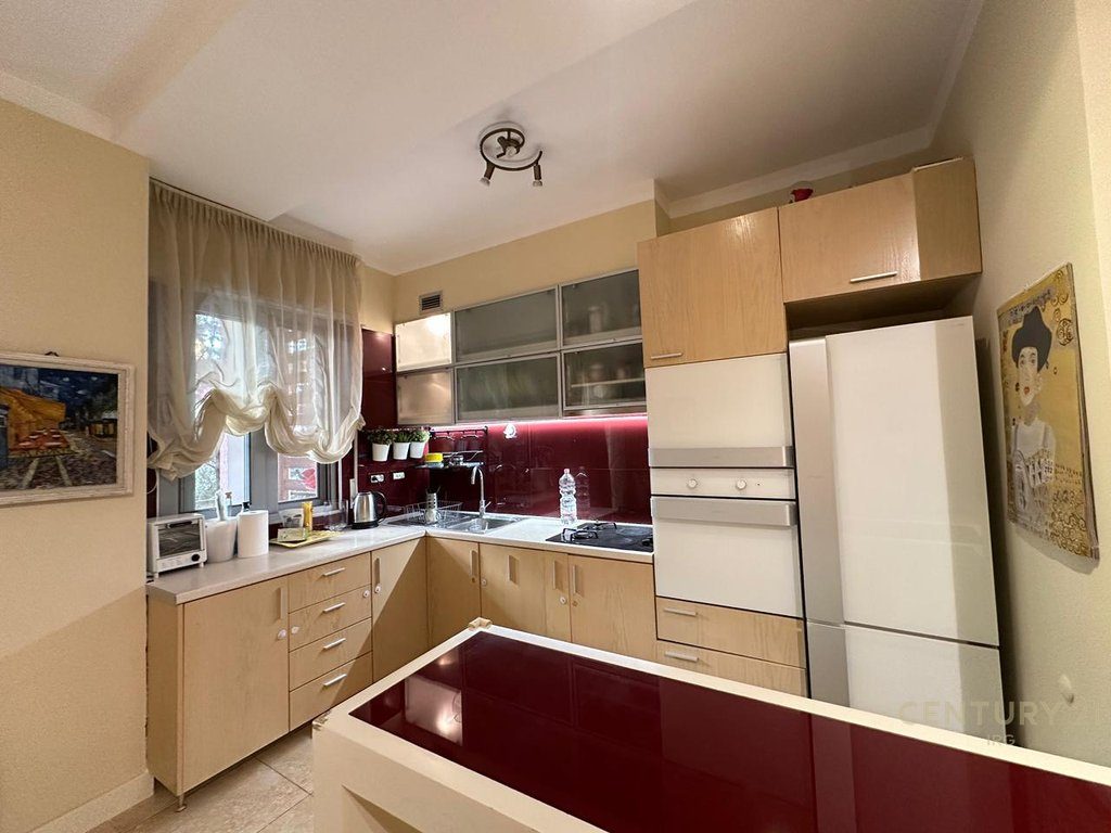 Apartament 2+1+2 per qera tek Kapiten Mir Zoti, Liqeni i Thate!