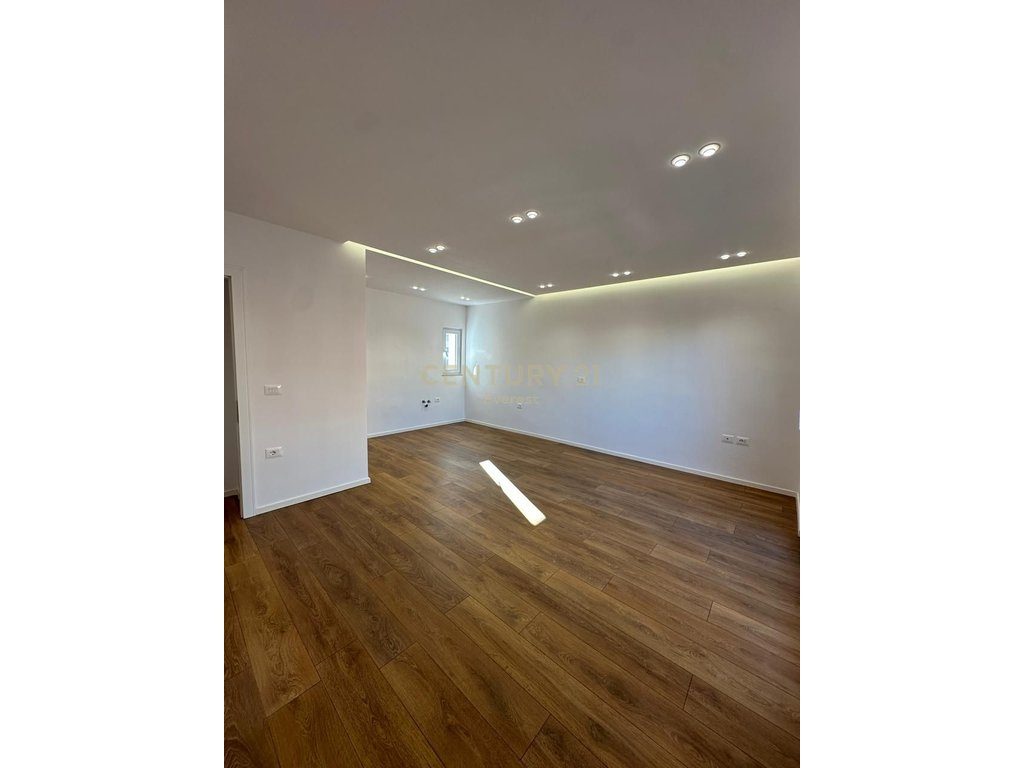 MINE PEZA, SHESIM APARTAMENT 2+1