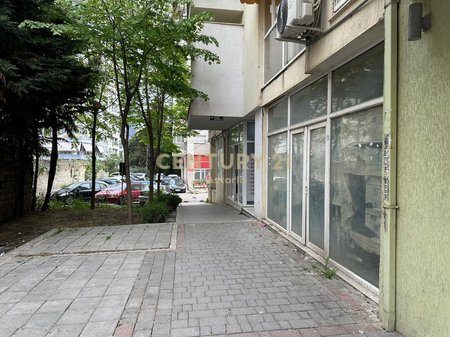 KOMUNA E PARISIT, KOMERCIAL PER QIRA