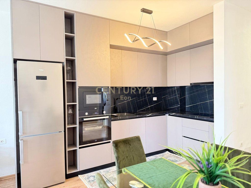 Apartament 2+1+2 Me Qira me Pamje Deti,  Vollga Durrës - 900€ | 100 m²