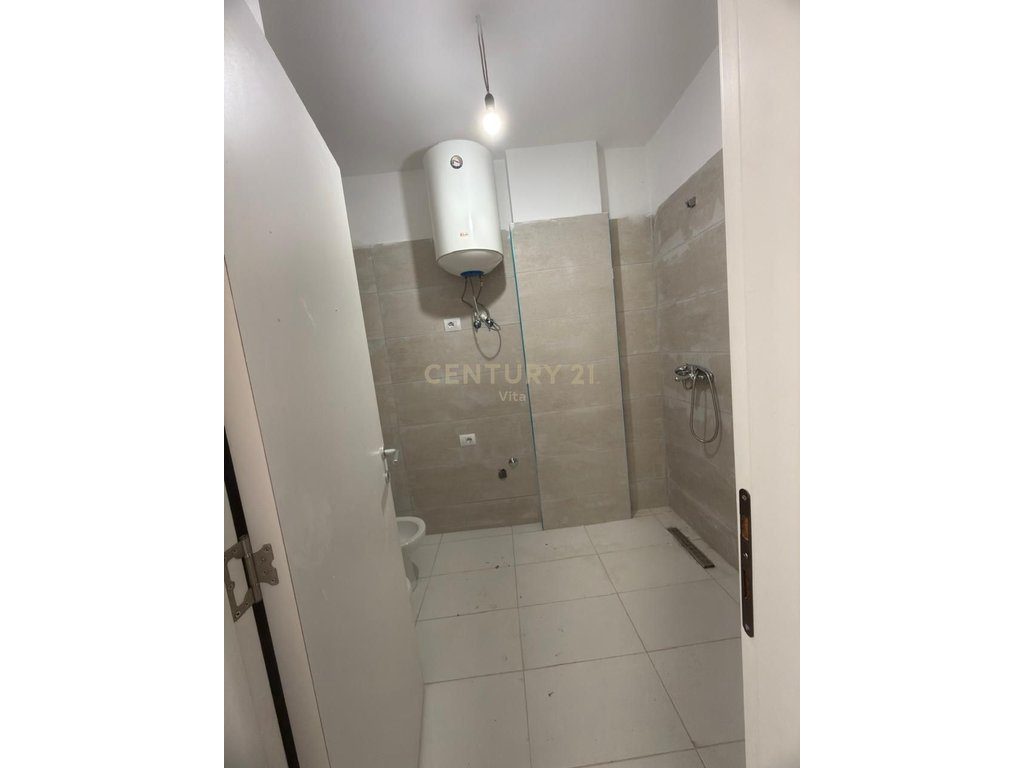 JEPET ME QIRA  APARTAMENT 1+1 NE SPITALLE , DURRES !!!