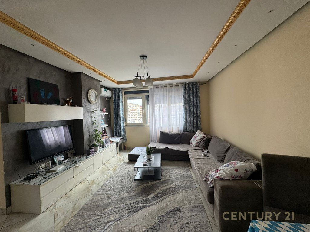 SHITET APARTAMENT 2+1+2 NE ASTIR!