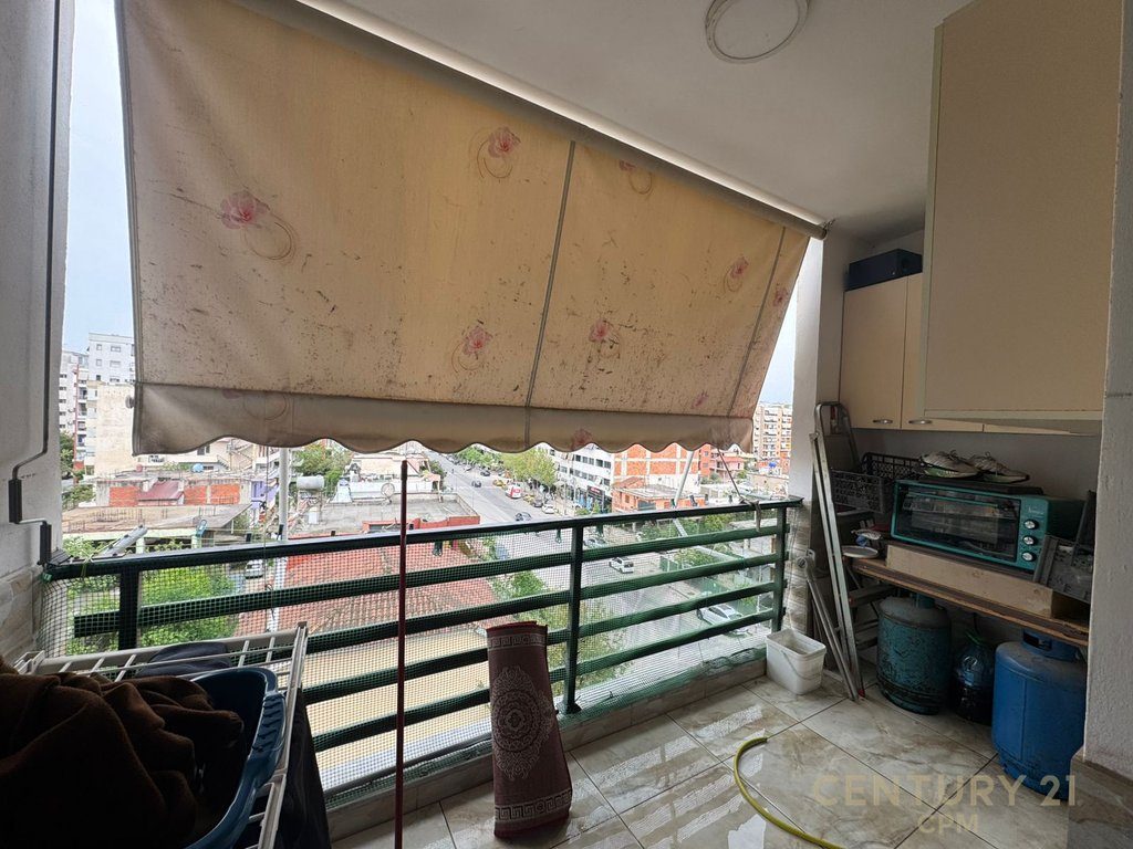 SHITET APARTAMENT 2+1+2 NE ASTIR!