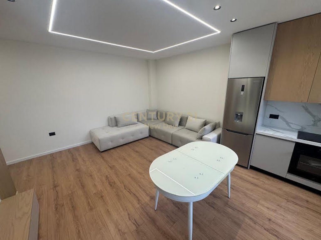 Jepet me qira apartament 1+1 prane BLUE STAR
