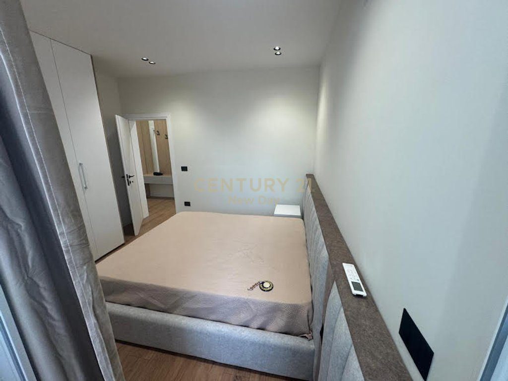 Jepet me qira apartament 1+1 prane BLUE STAR