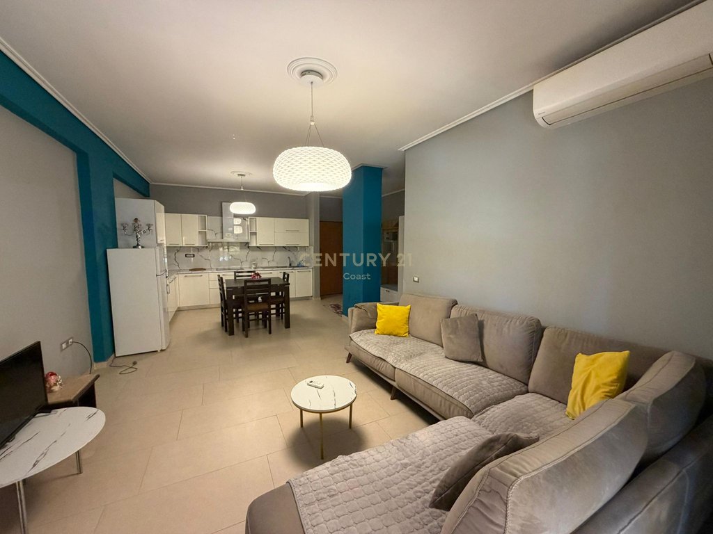 Jepet me qira apartament 2+1 pranë Shkollës së Muzikës i Rinovuar