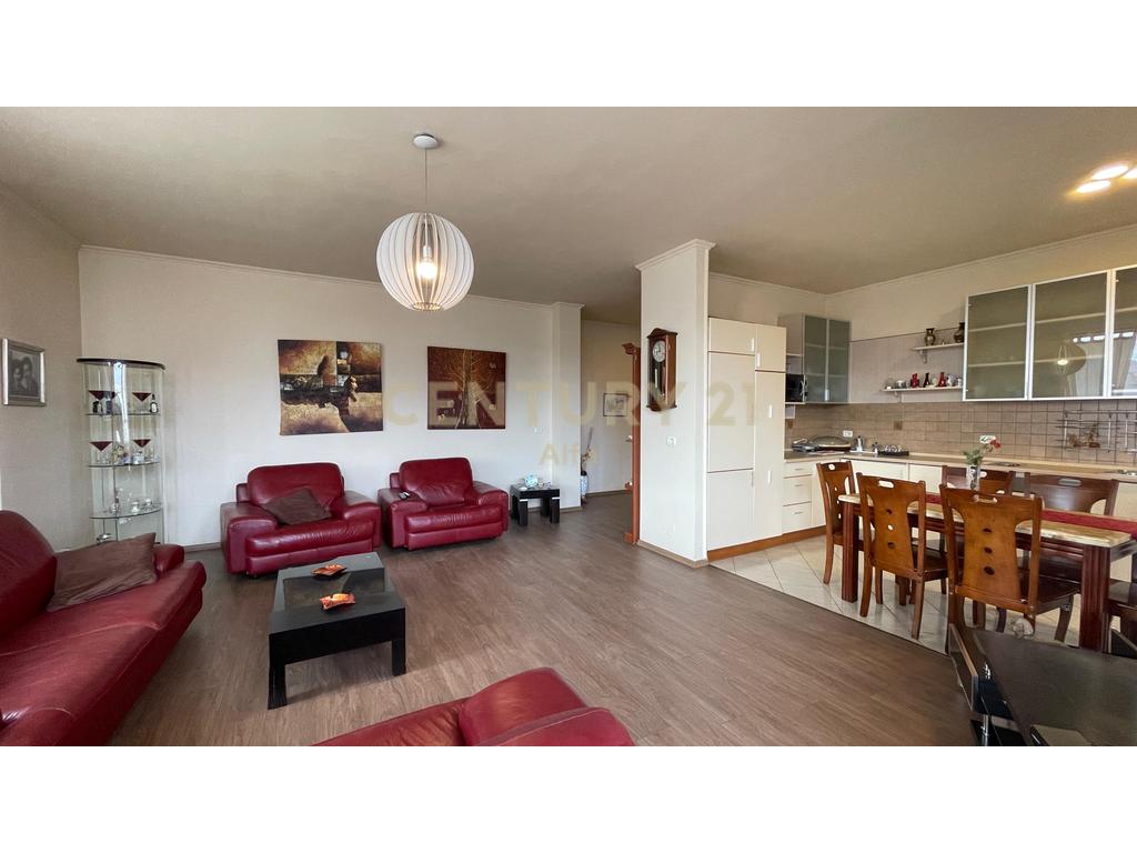 Apartament 2+1+2 për Qira në Myslym Shyr – pranë Drejtorisë së Policisë!