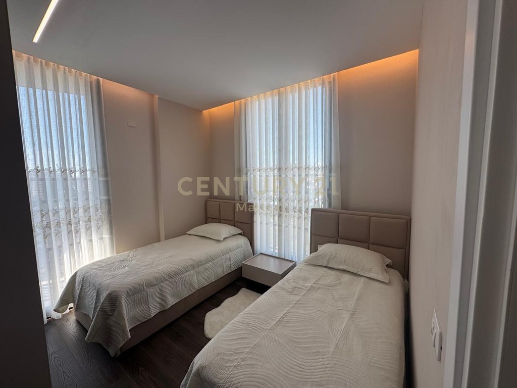 APARTAMENT 2+1+POST PARKIM PER QERA,NE CENTRALE!