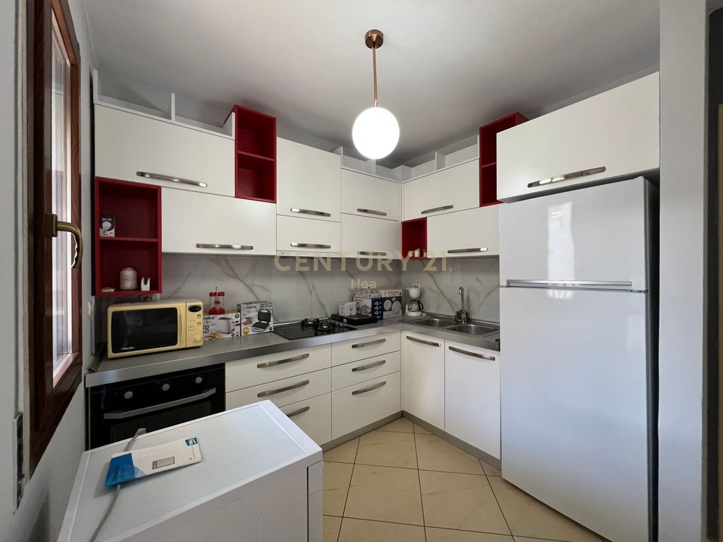 Apartament 2+1+2 plus post parkimi me qira tek Kopshti Botanik!