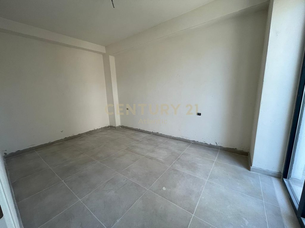 NDERTIM I RI! SHITET APARTAMENT 1+1 NE MALIN E ROBIT!