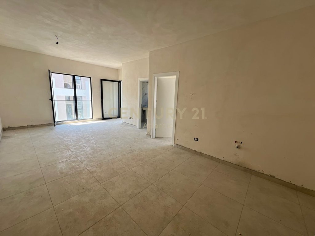 SHESIM 1+1 GOLEM REZIDENCA ORIENTAL NDERTIM I RI I SAPO PERFUNDUAR !