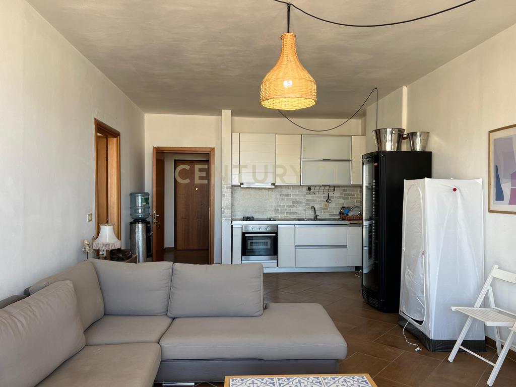 SHESIM APARTAMENT 2+1+2 ME POST PARKIMI NE QENDER TE SARANDES!