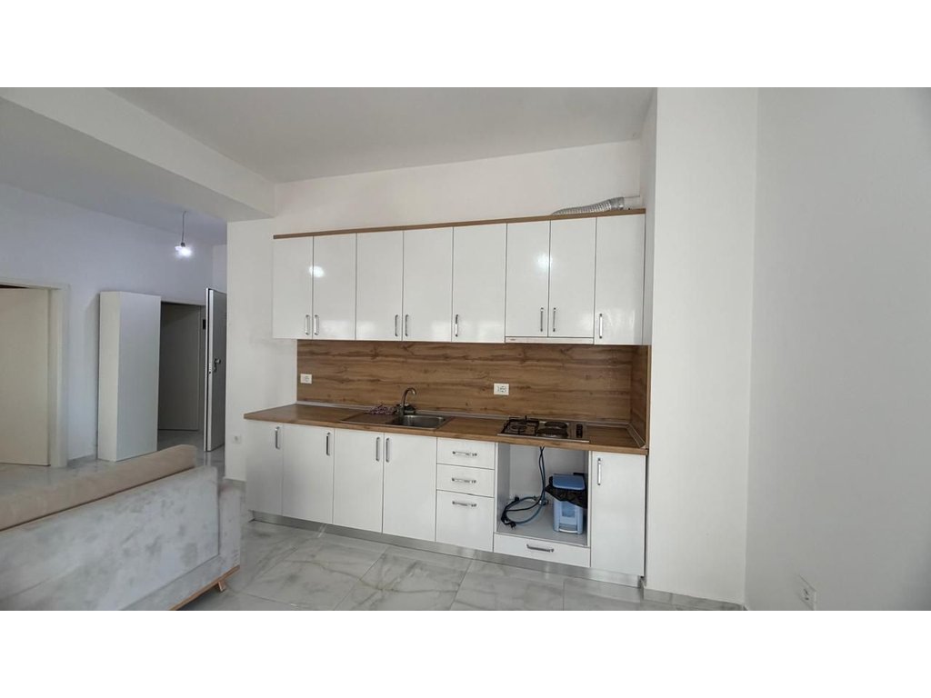Apartament 2+1 Me Qira në Ali Demi, Tiranë