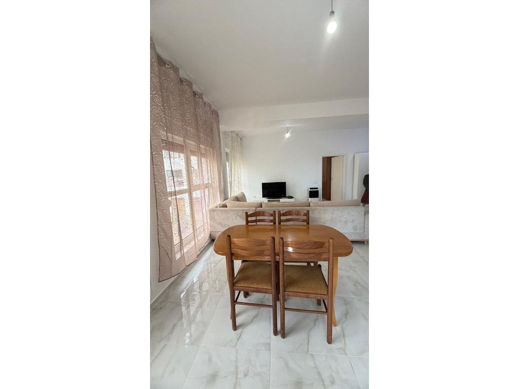 Apartament 2+1 Me Qira në Ali Demi, Tiranë