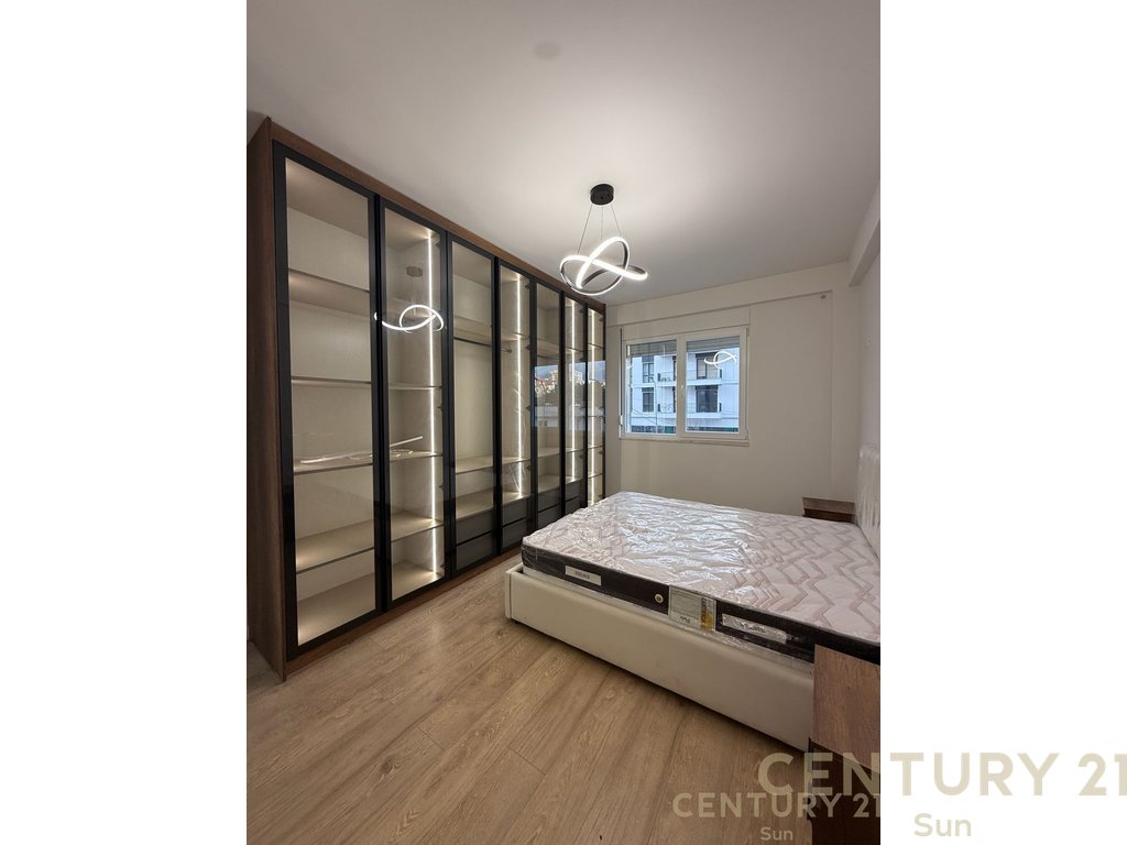 Apartament Per Qera NE KOMUNEN E PARISIT!