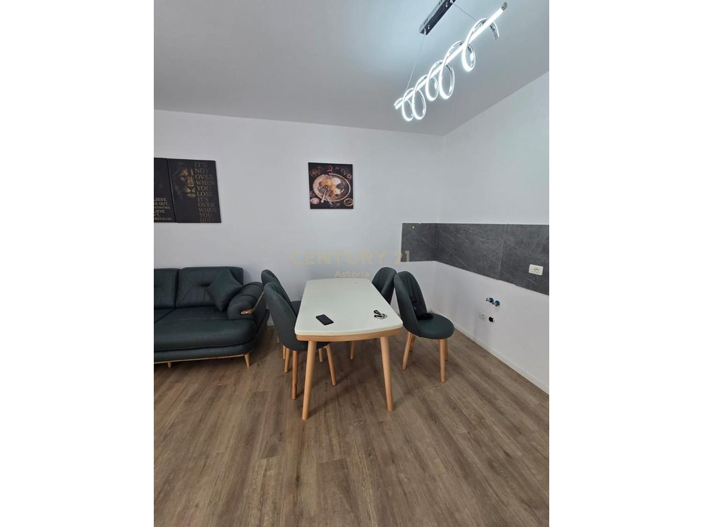 Shitet apartament 1+1, Linze, Pranë Restorant 2 Luanët