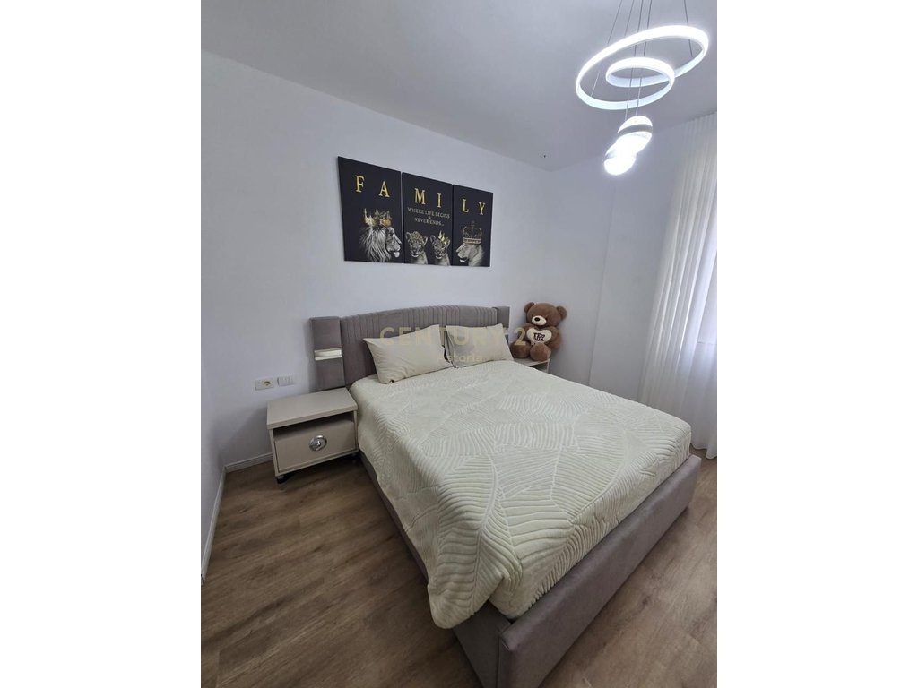 Shitet apartament 1+1, Linze, Pranë Restorant 2 Luanët
