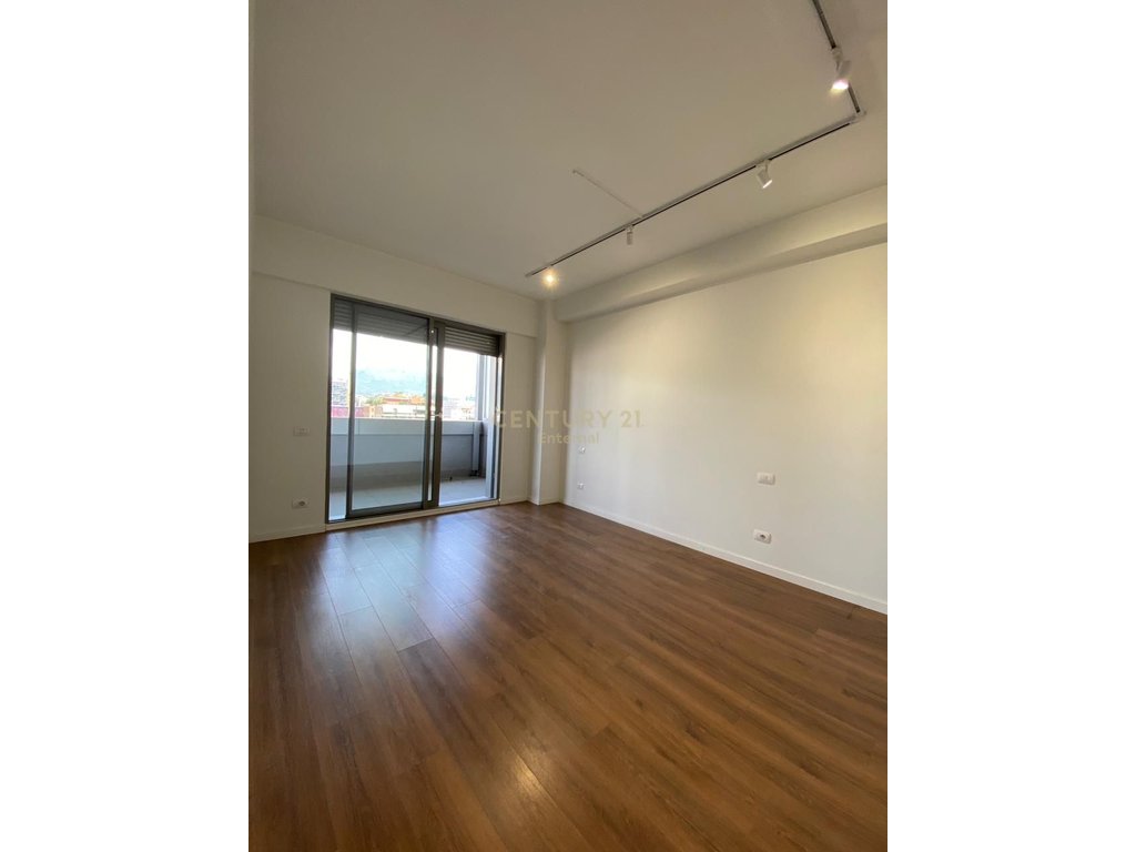 Jepet me Qira Apartament per Zyra 2+1 tek Ish Garda