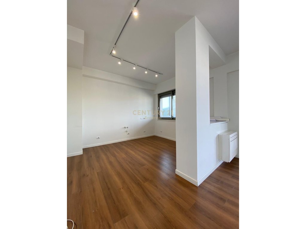Jepet me Qira Apartament per Zyra 2+1 tek Ish Garda
