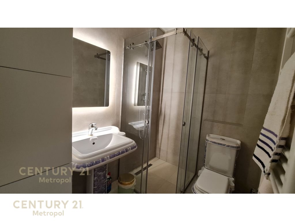 APARTAMENT 1+1 PER QIRA , KOMUNA E PARISIT!!!
