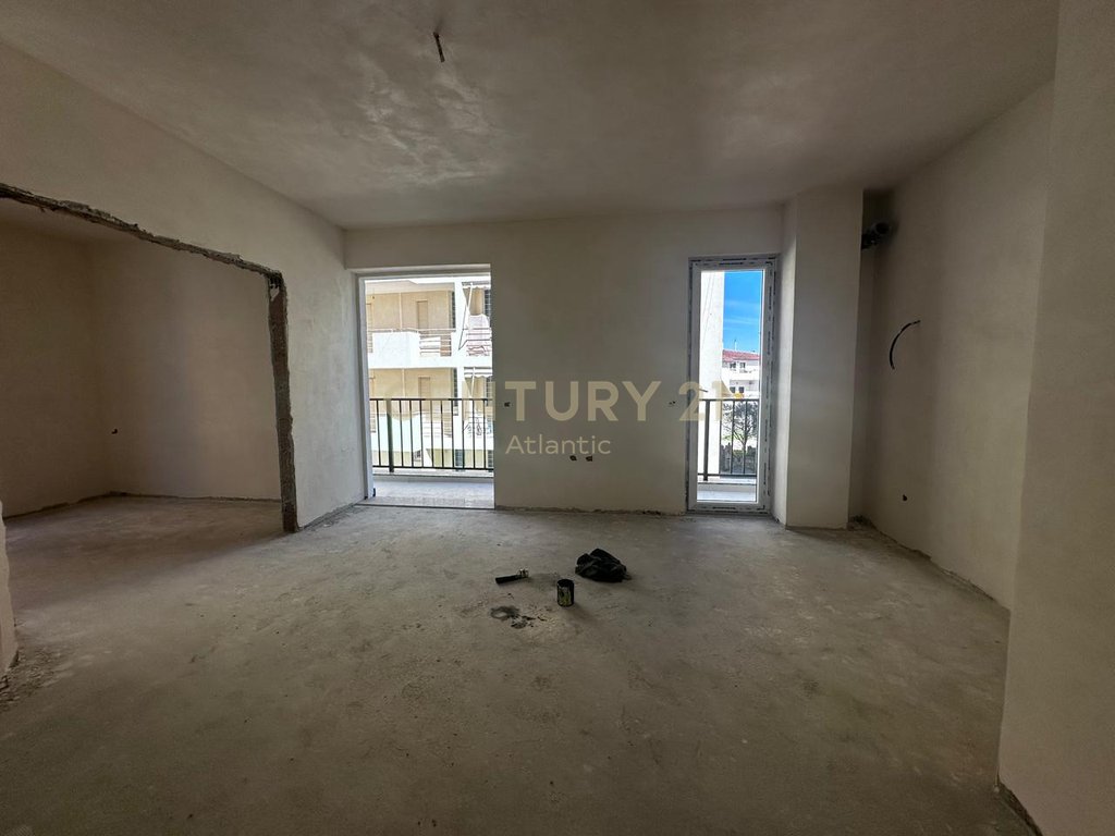 SHITET APARTAMENT 1+1 NE GOLEM, NDERTIM I RI!