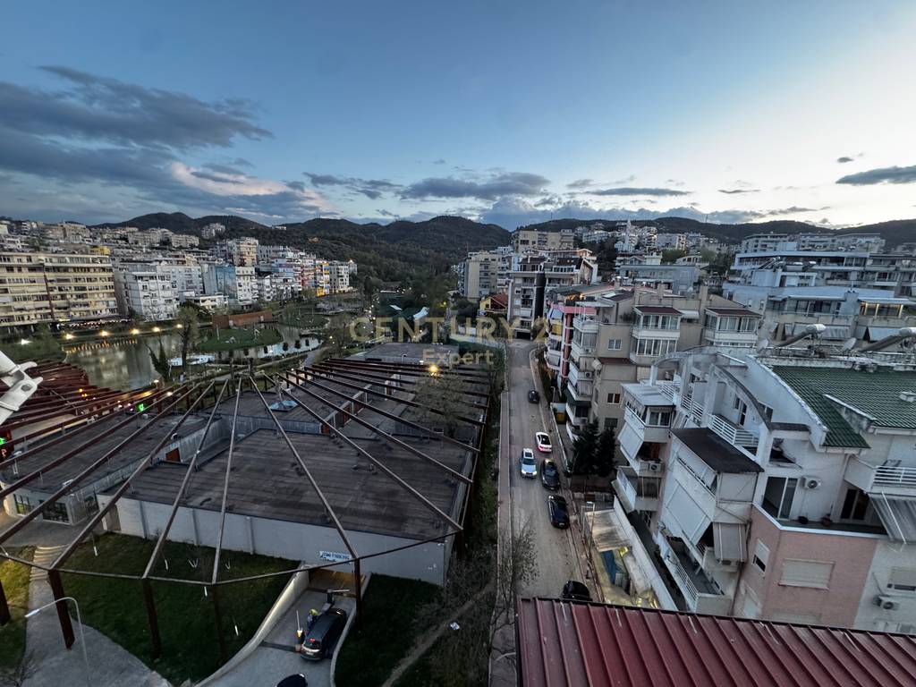 Apartament 2+1 Me Qira tek Kopshti Botanik Zoologjik !!!