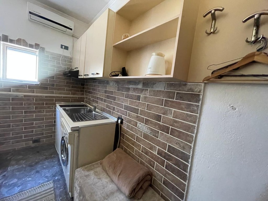 Garsoniere  Me Qira në Rruga 5 Maji, Tiranë