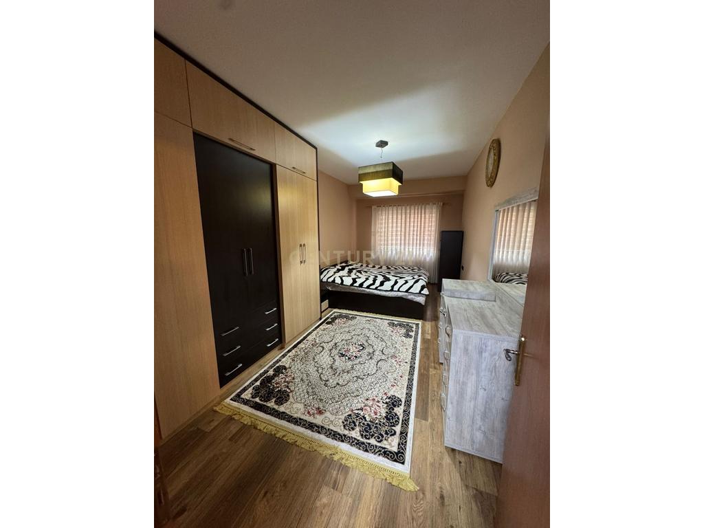 YZBERISHT, APARTAMENT 2+1 PER QIRA