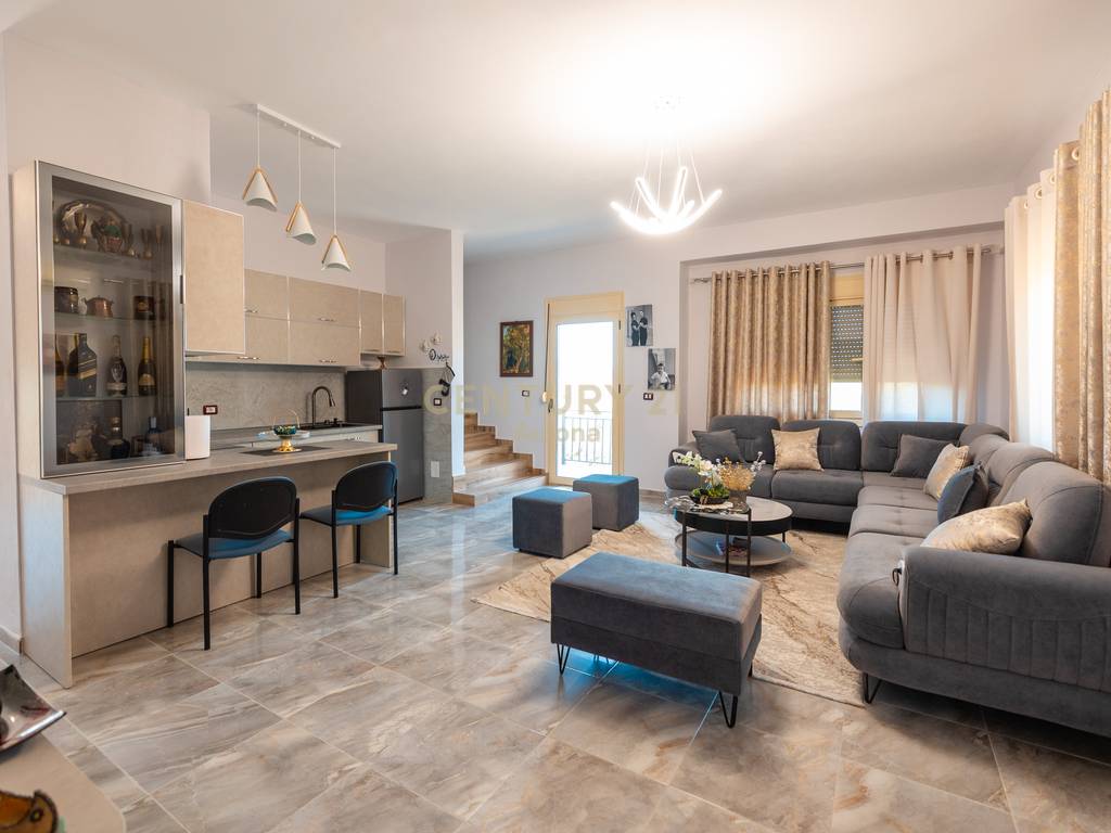 Shtëpi 2+1 Për Shitje në Tragjas, Vlorë - 295,000€ | 318 m²