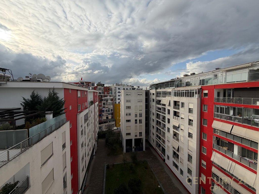 Apartament 2+1 në shitje tek Liqeni i Tiranës