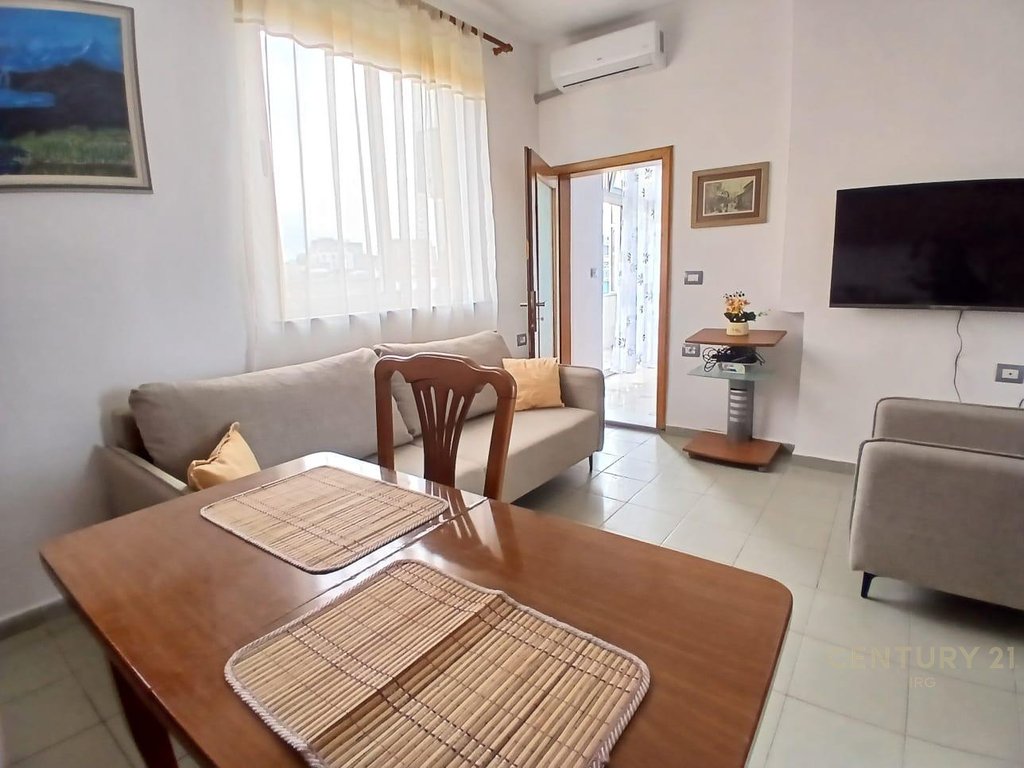 APARTAMENT 2+1 PER QERA TEK RRUGA E DURRESIT