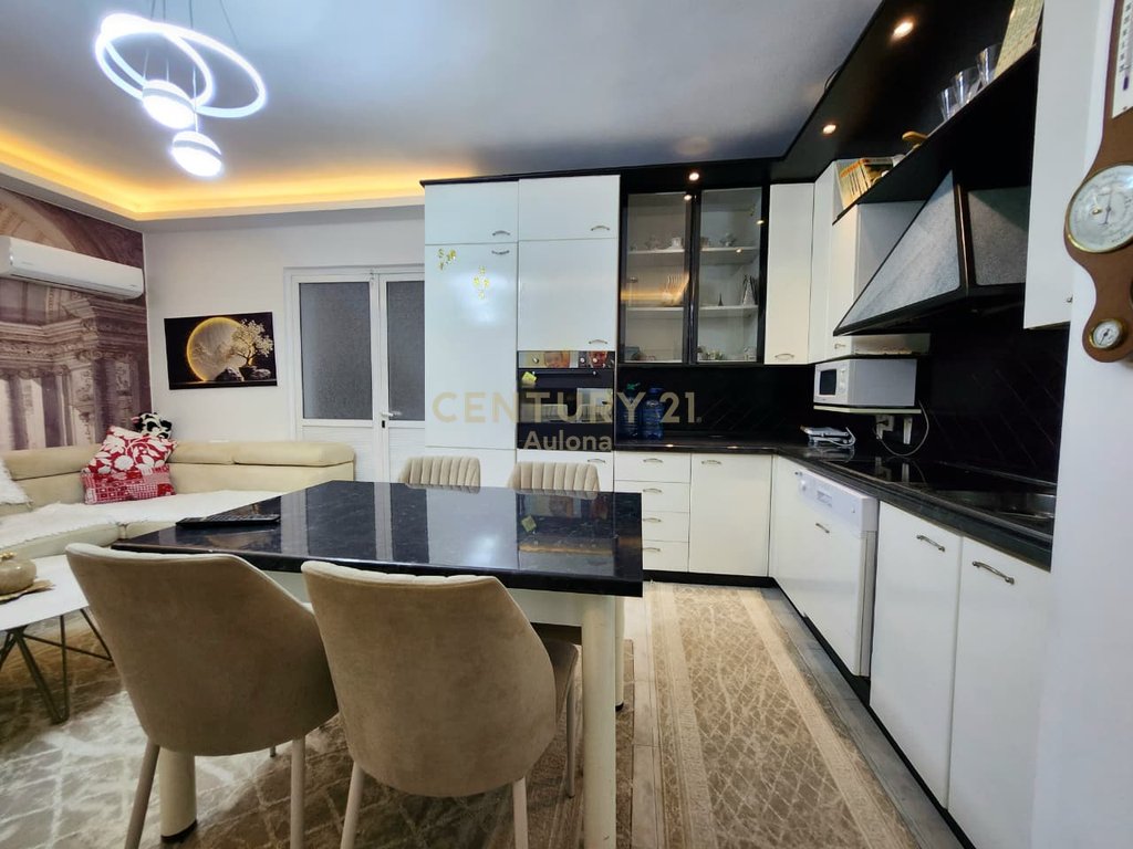 Dy Apartamente 1+1 për Shitje pranë Bulevardit Kryesor