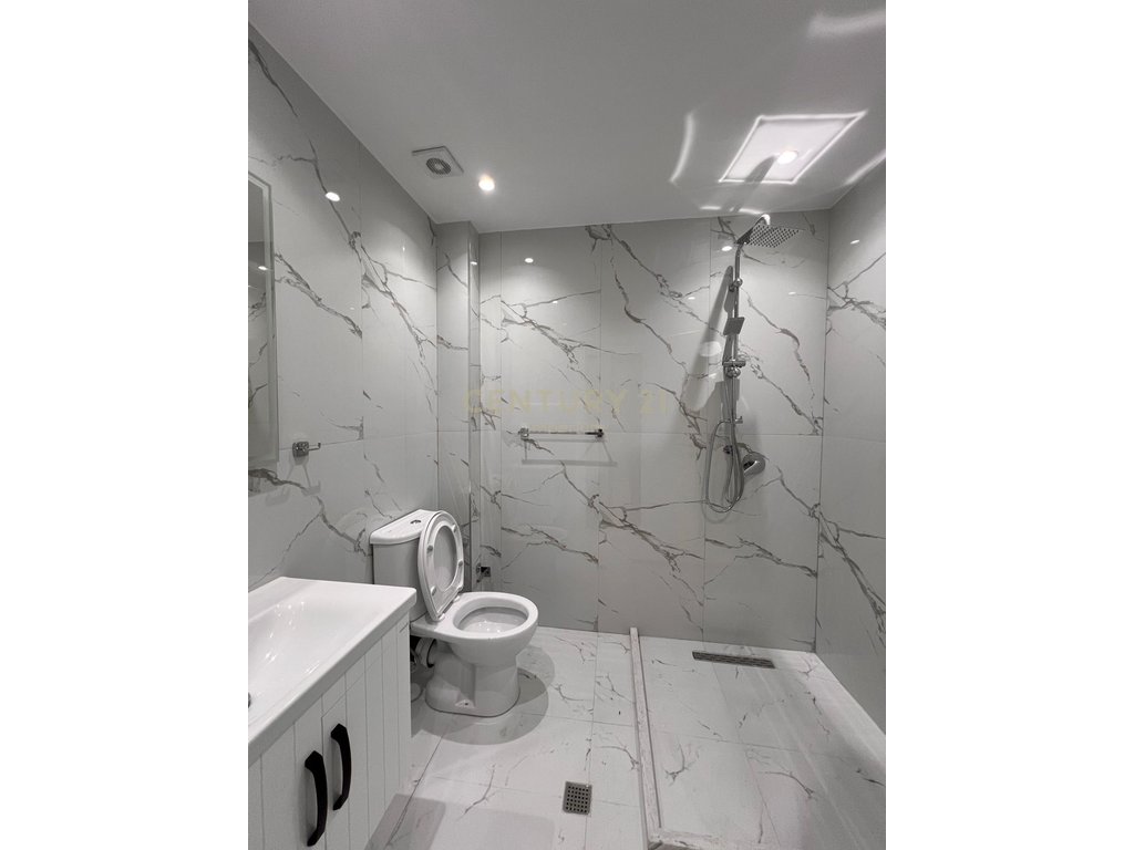 Apartament 2+1 Për Qira në Kodra e Priftit, Tiranë