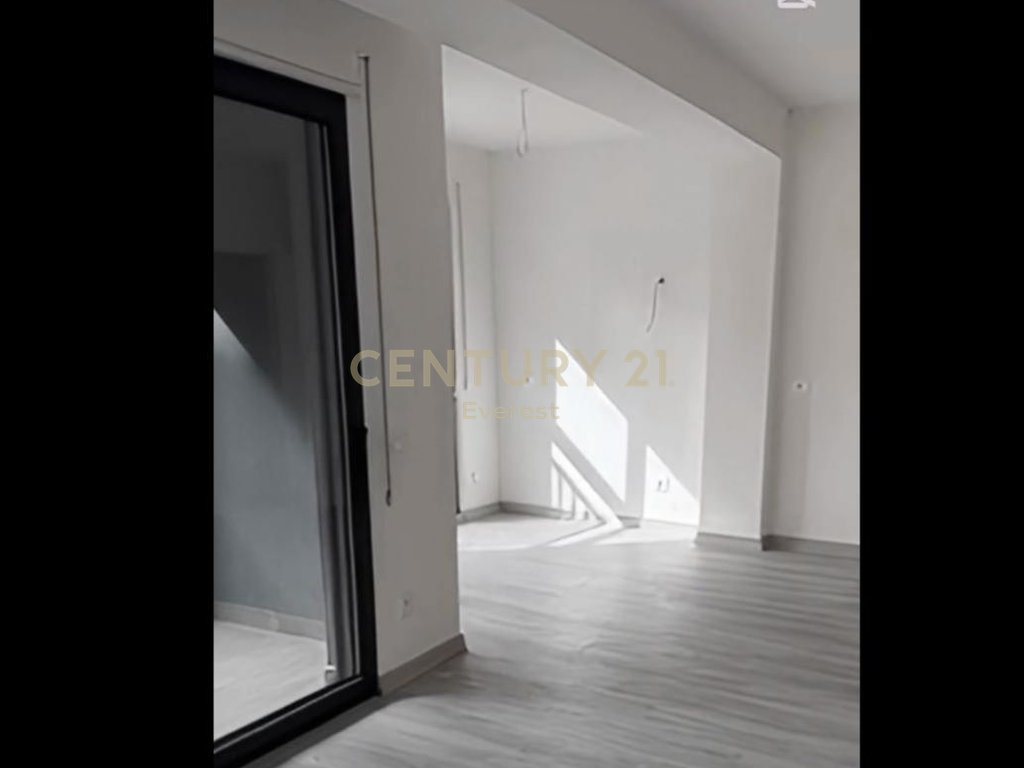 BULEVARDI I RI, SHESIM APARTAMENT 3+1+2