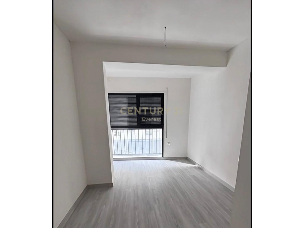 BULEVARDI I RI, SHESIM APARTAMENT 3+1+2