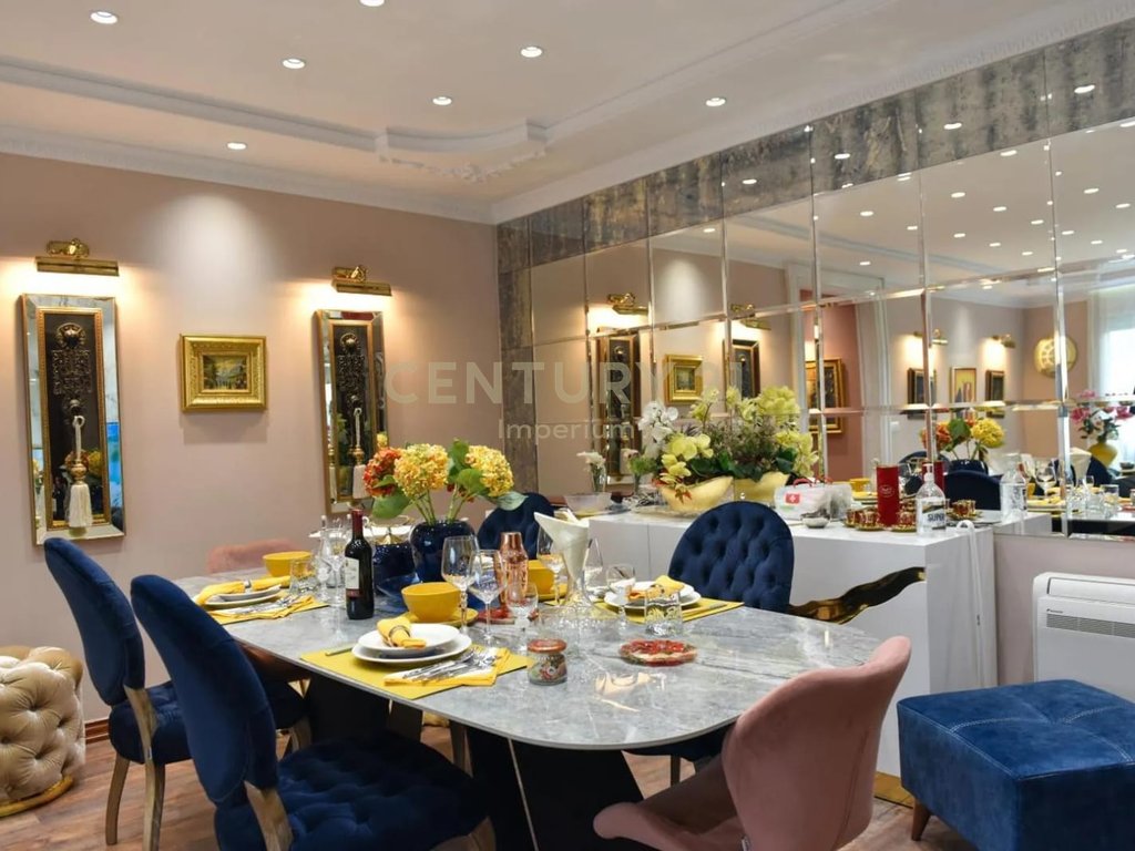 Apartament 2+1+2 ballkone + garderobe te vecuar Luxury në Bllok!