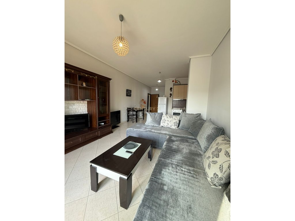 SHITET APARTAMENT 2+1+2  NE LAGJEN "24 MAJ", VLORE!