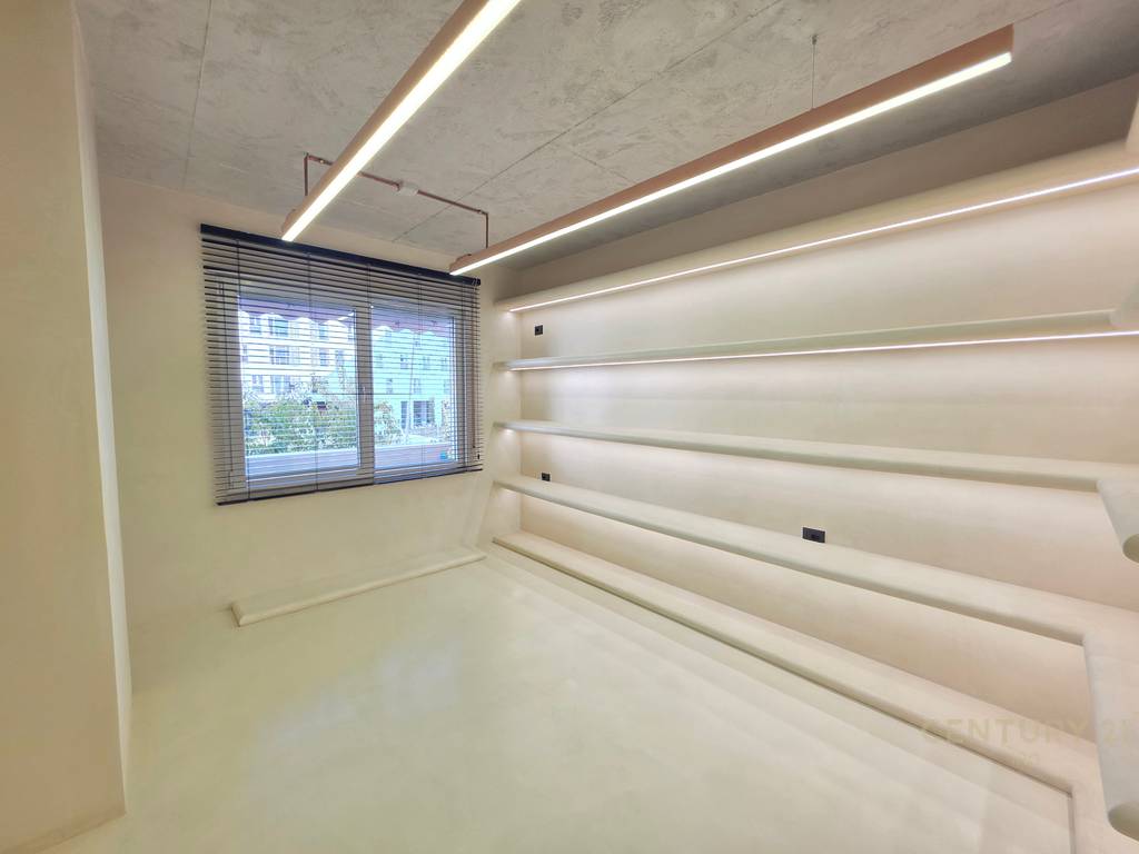 📍 Niku Construction – Komuna e Parisit
💎 Ambient për Qira
📐 66 m²