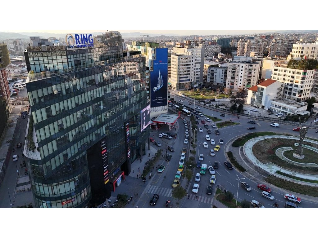 RING CENTER, JAPIM ME QIRA 770 M2!