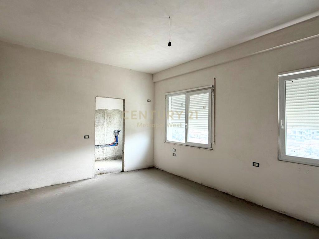 Penthouse për shitje në Misto Mame