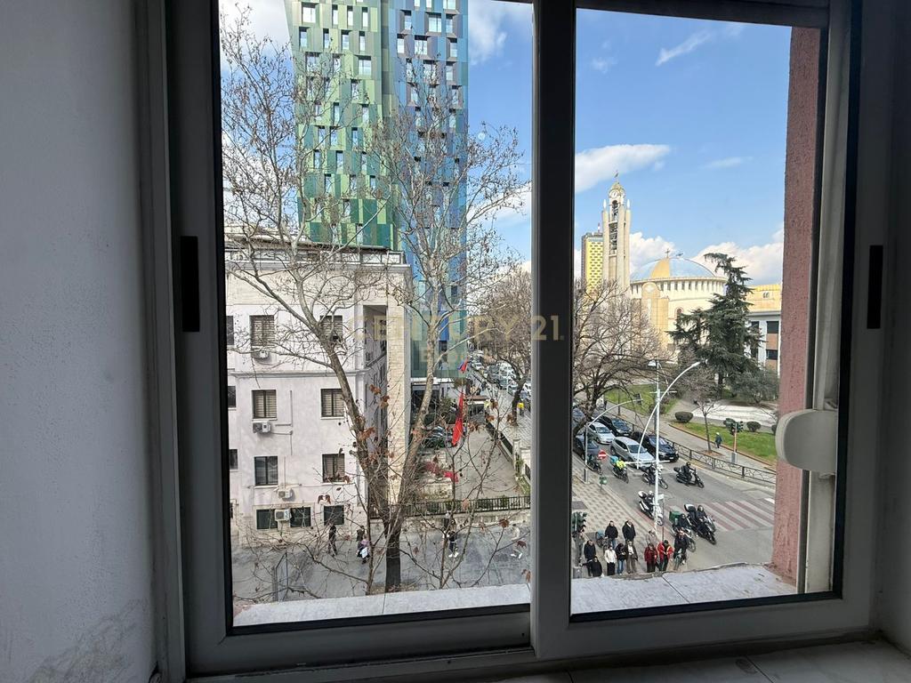 JAPIM ME QIRA APARTAMENT 3+1 PER ZYRA PRANE TAIWANIT !!