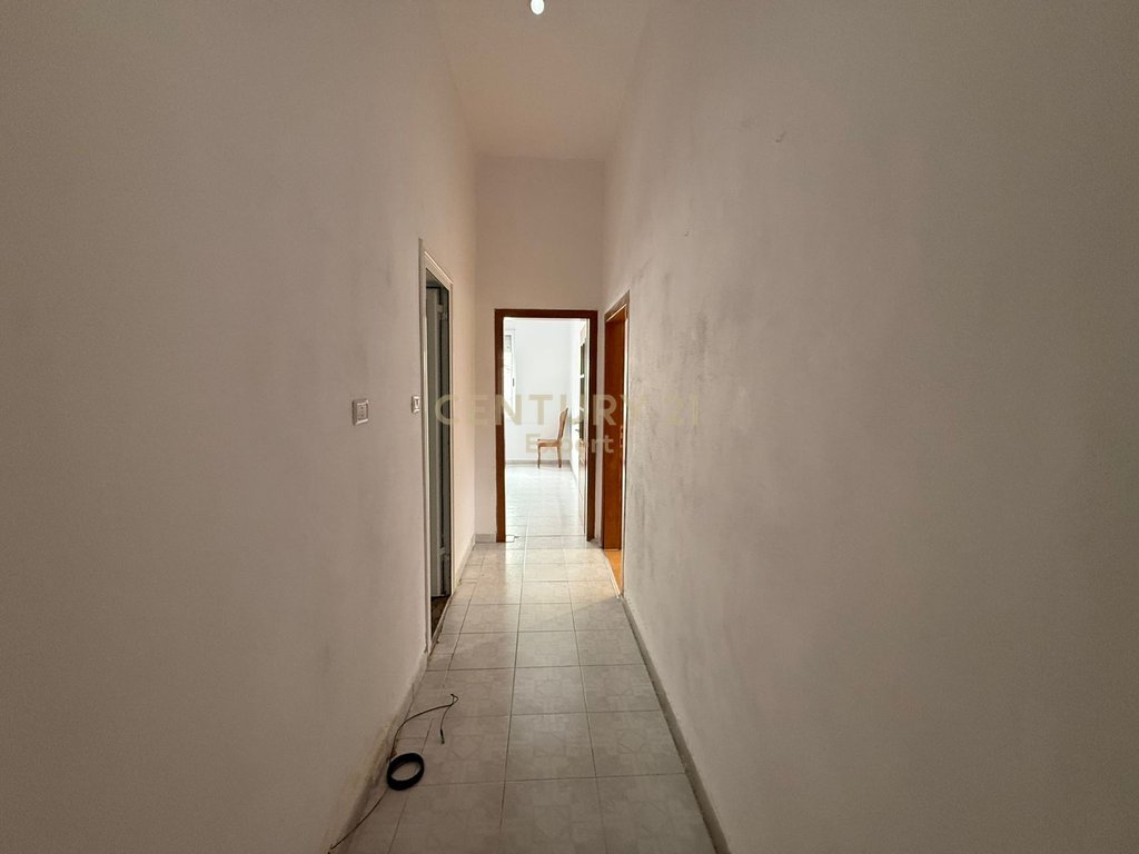 JAPIM ME QIRA APARTAMENT 3+1 PER ZYRA PRANE TAIWANIT !!