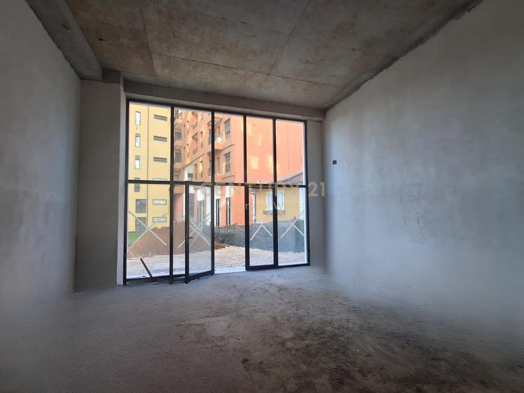 Jepet Ambient Komercial me Qira – Mundësi Duplex – pranë Rrugës Bardhyl