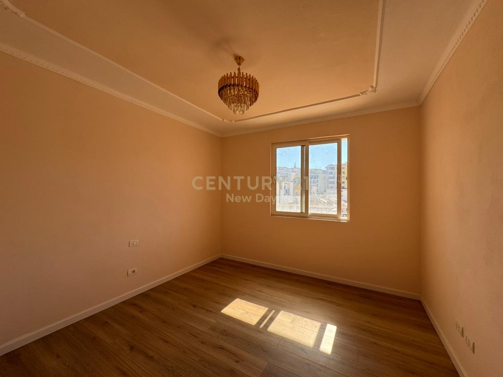 Apartament 2 +1+2T+ 2 Ballkone Për Shitje në Lagja nr.6, Durrës - 159,000€ | 126 m²