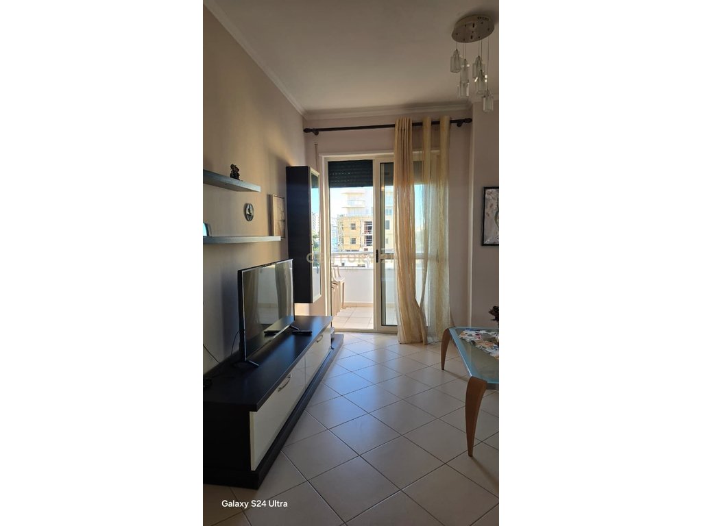 Apartament 1+1  me Qira në Iliria, Vija e Dytë me Pamje nga Deti !