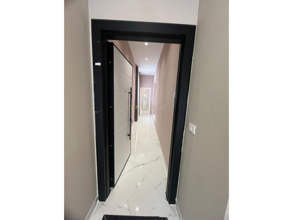 Apartament 2+1 Me Qira në Qendër të Golemit !