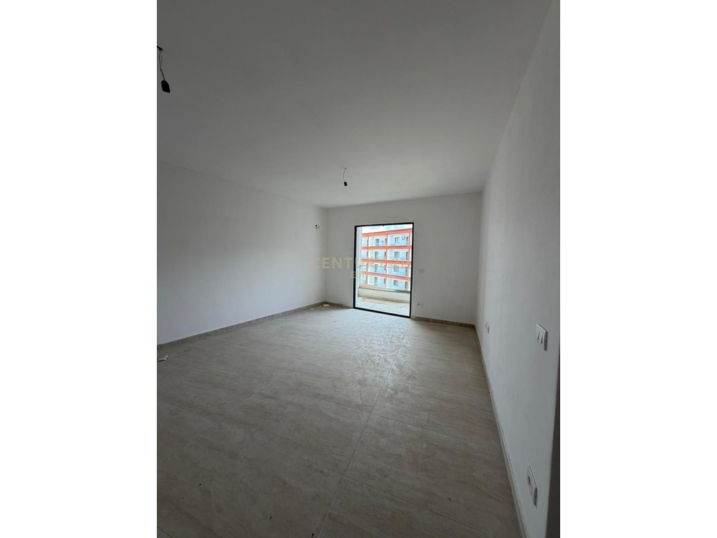 SHITET APARTAMENT 2+1 TEK REZIDENCA EON,NE GOLEM  ,CMIM OKAZION 800 €/M2 !