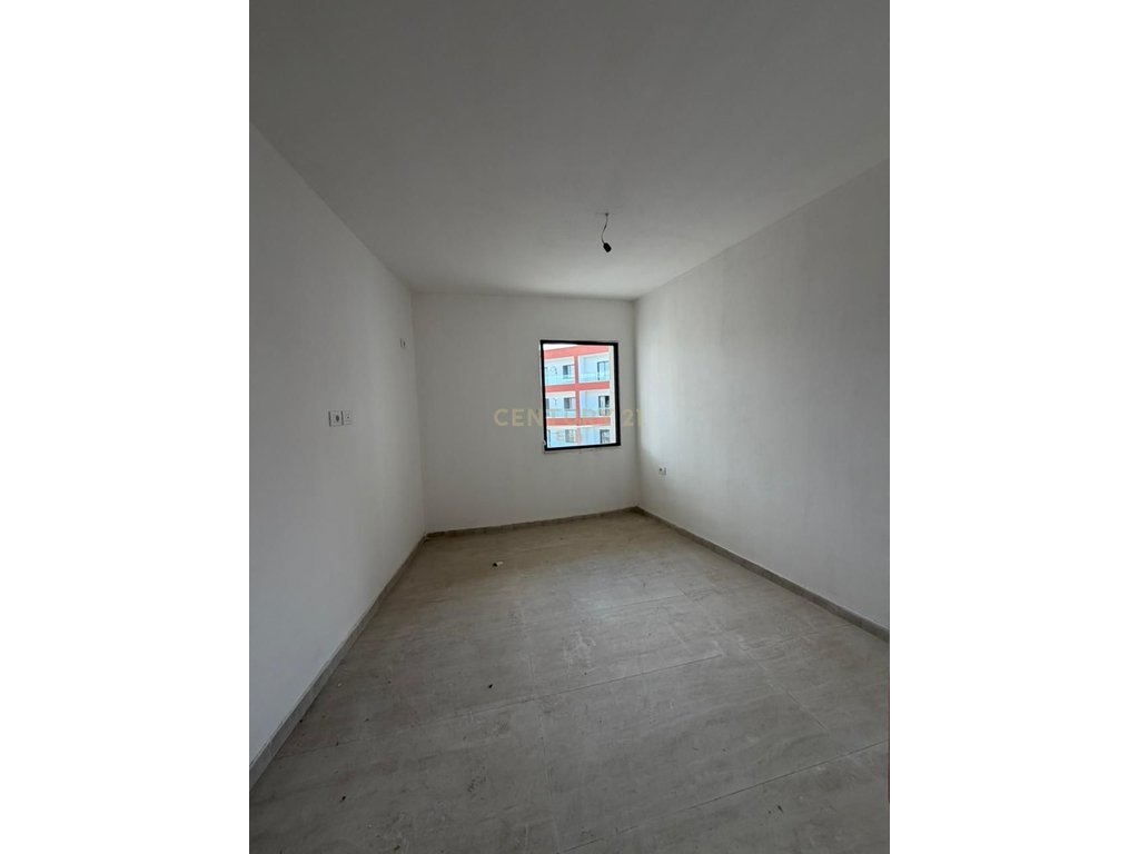 SHITET APARTAMENT 2+1 TEK REZIDENCA EON,NE GOLEM  ,CMIM OKAZION 800 €/M2 !