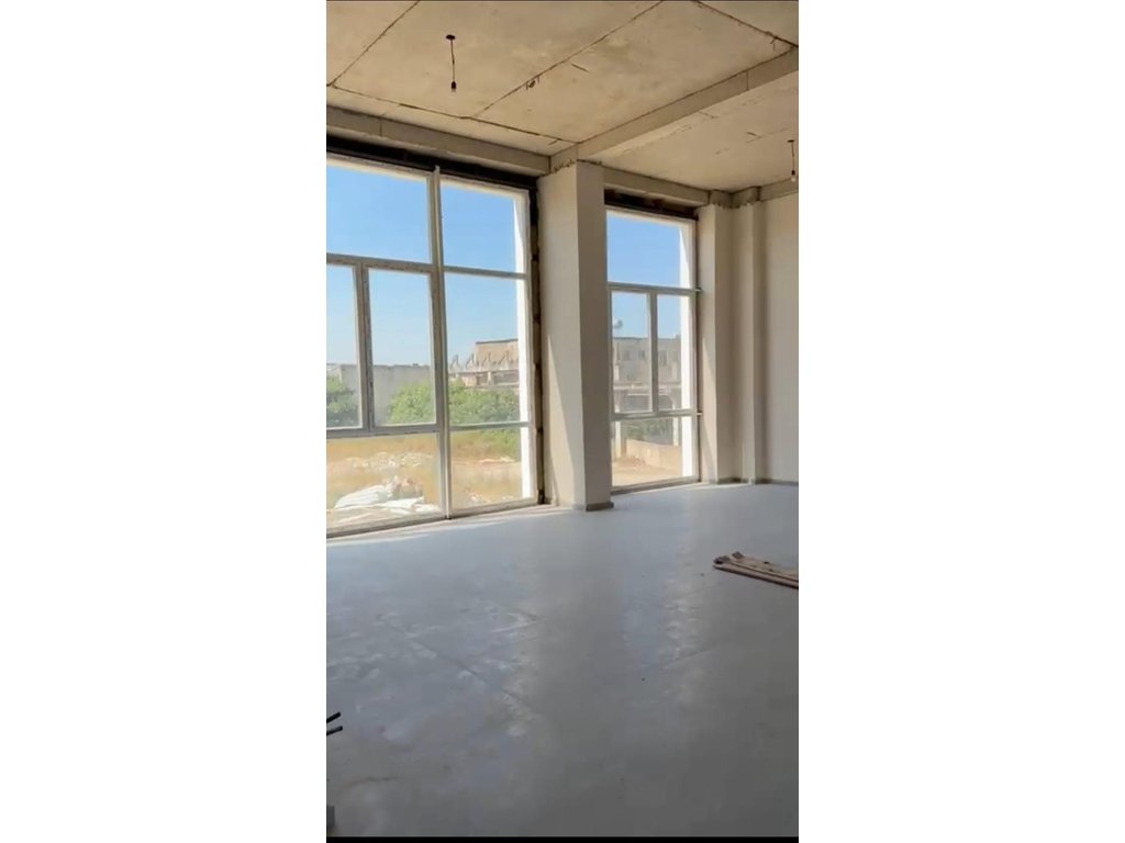Bulevardi i Ri! Për shitje Ambient Biznesi Premium 281 m² | Lartësi 4.8 m | Ndërtim i Ri | Lokacion Strategjik
